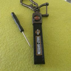 Harley Davidson Tan Leather Chain Split Motorcycle $15.