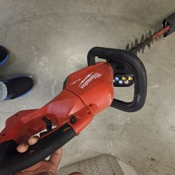 Milwaukee Hedge Trimmer M18