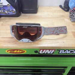 EKS lucid xdd goggles