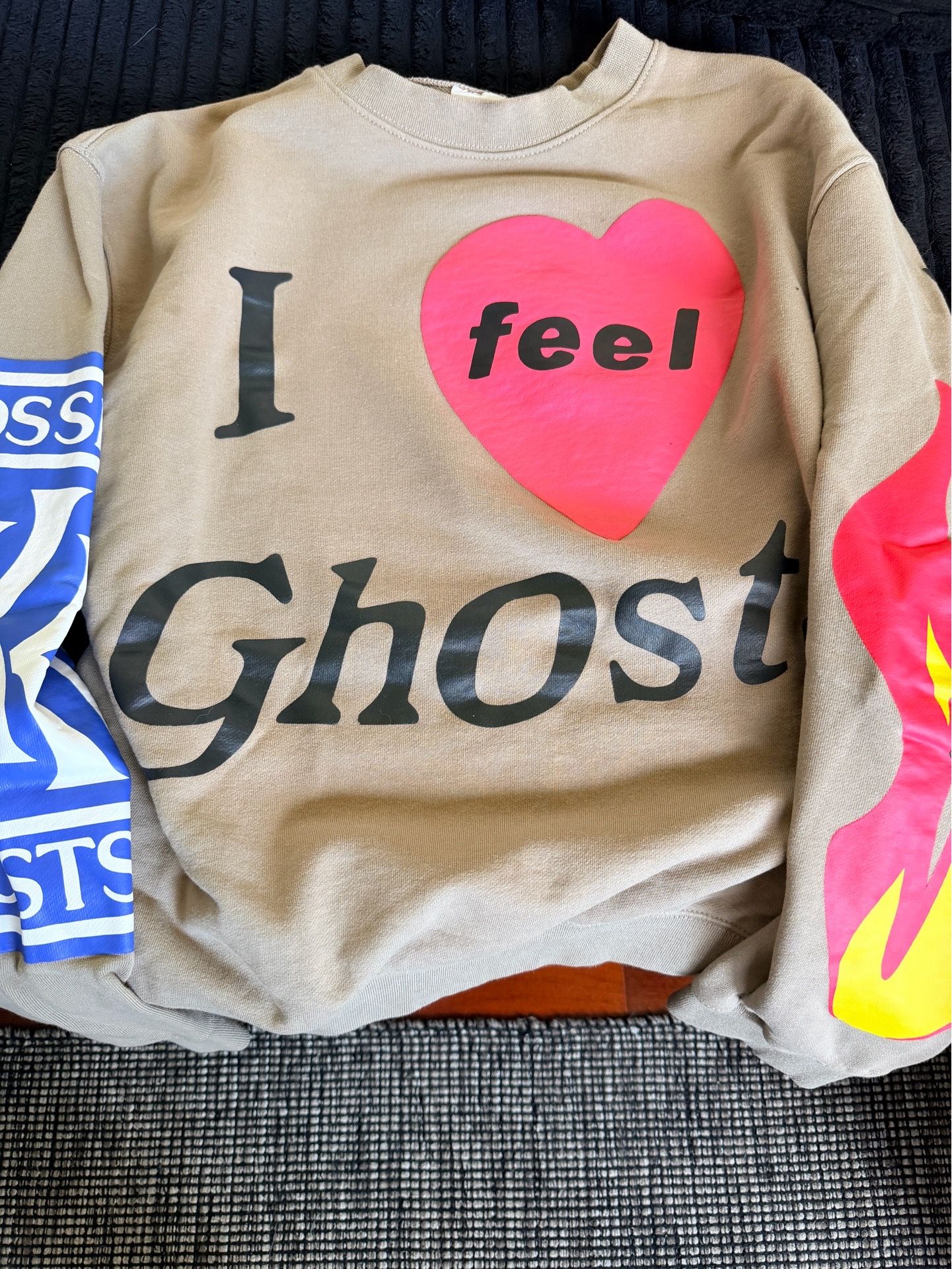 Sweatshirt