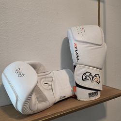 Rival Boxing Gloves (L)