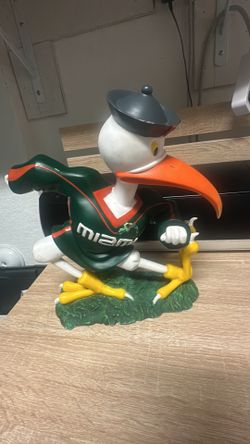 Canes Sebastian Decor