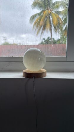 Quartz crystal ball Lamp