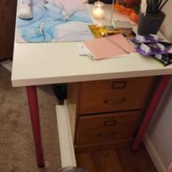 White And Pink Desk 