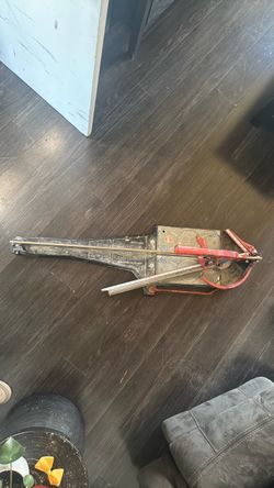 Tile hand cutter