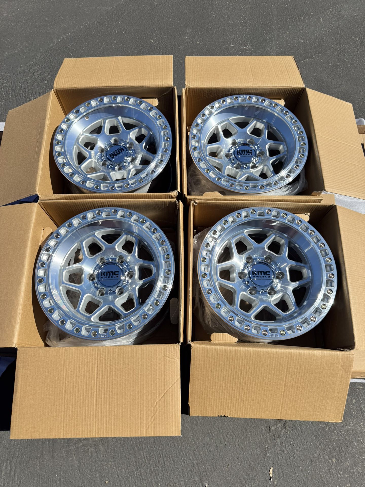 Brand New KMC “553” Torx Machined 17” Off-Road Wheels for 6x5.5 (6x139.7) Trucks and SUVs 17x8.5 -12