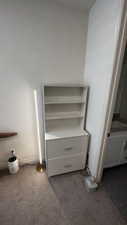 White Shelves