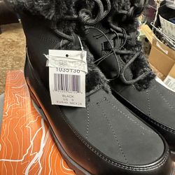 New With Tags Faux Fur Lining Boots 