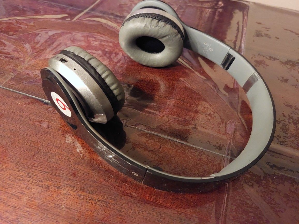 Free Beats Bluetooth Headphones