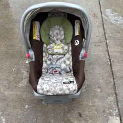 Like New- Baby Car Seat With Base