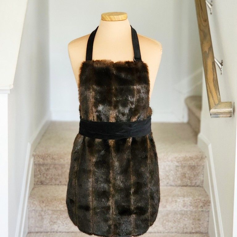 Women's Faux Fur Kitchen Apron!