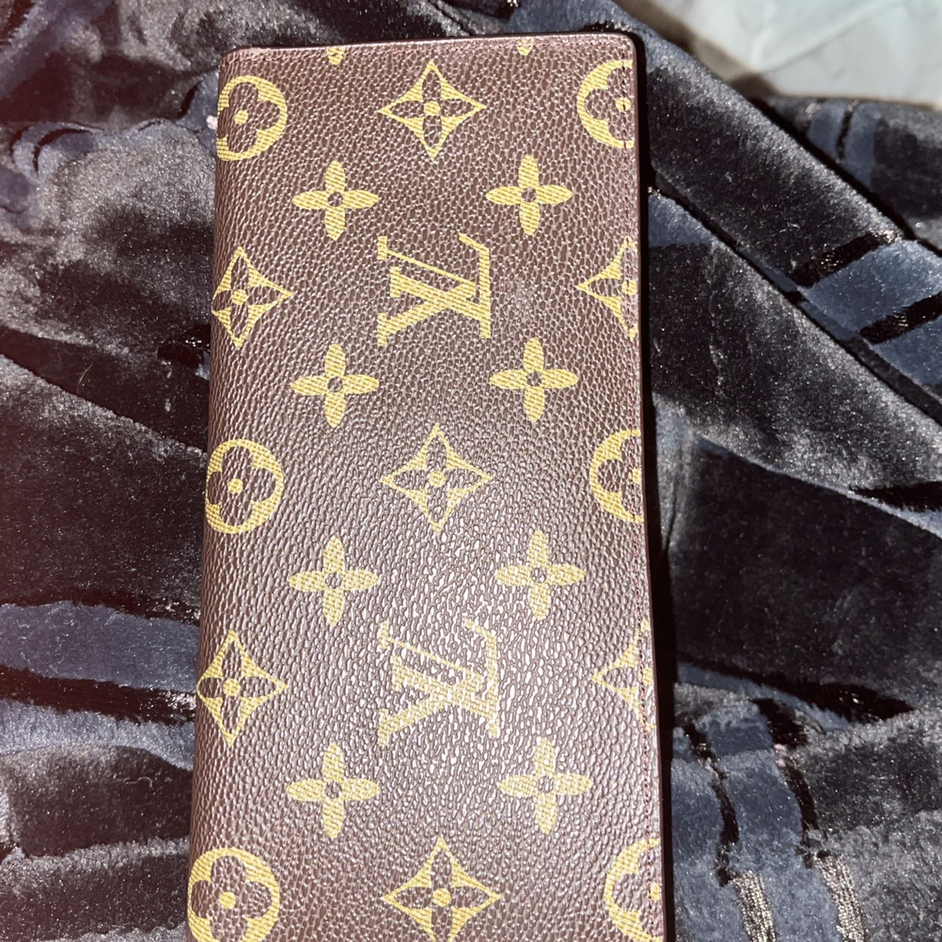 Louis Vuitton Wallet for Sale in Las Vegas, NV - OfferUp