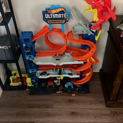 Hot wheels Ultimate Garage 85$