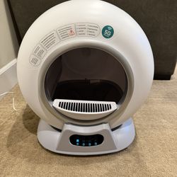 Petcove 5G automatic self cleaning litter box is in excellent working condition