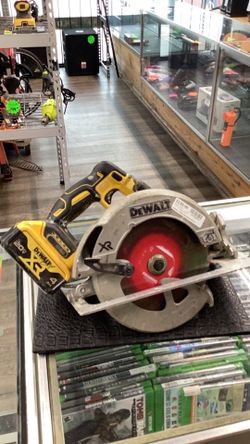 Dewalt XR Cir saw saw 7 1/4”