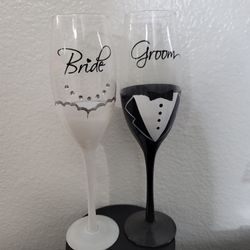 Bride And Groom Wedding Champagne Glasses Flutes