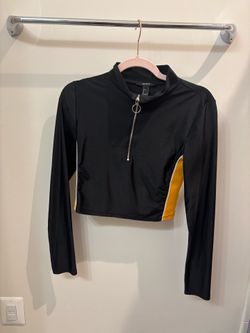 Forever 21 Black Cropped Long Sleeve Zip Top