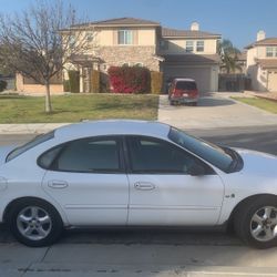 2000 Ford Taurus