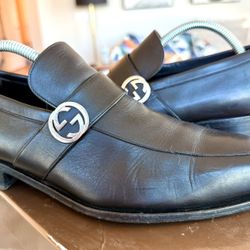 GUCCI GORMAL SLIP ON SIZE 8US 