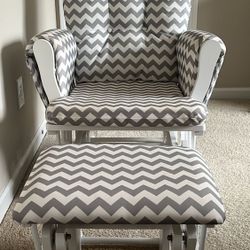 Nursery Rocking Chair And Ottoman 