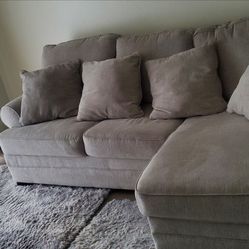 Reversible Chaise sectional