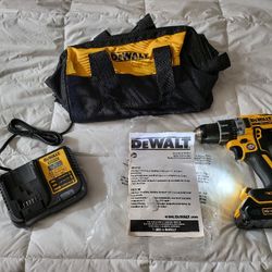 Dcd791 Dewalt Drill Kit With Battery Charger And Bag