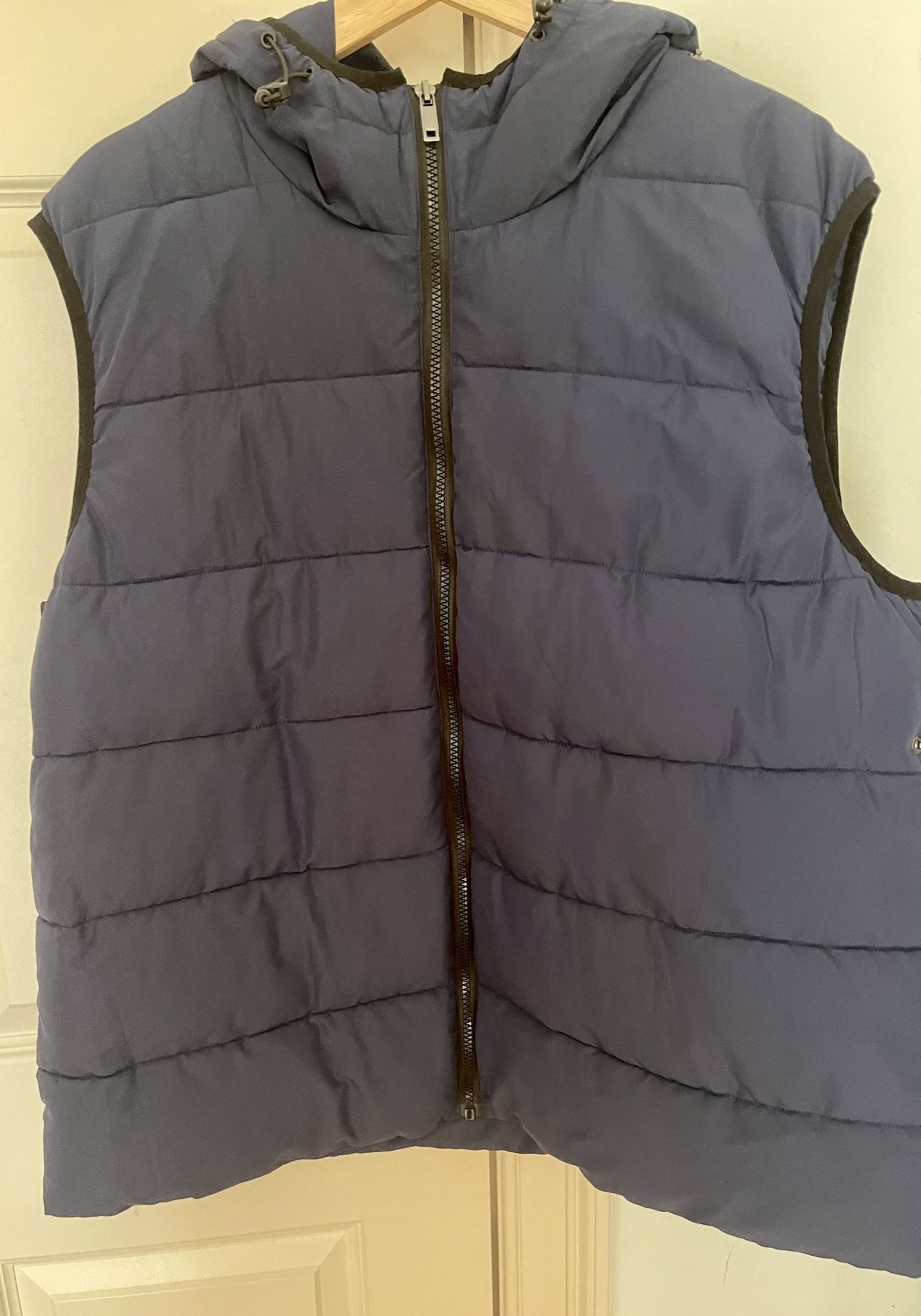 NWOT Zara Men Dark Navy Puffer Vest With Drawstring Hood, L