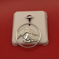 Sterling Silver Moissanite Circle Pendant – 0.75 CTW