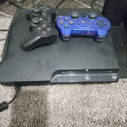 PS3 Slim Console & (2 Controllers & 1 Game)