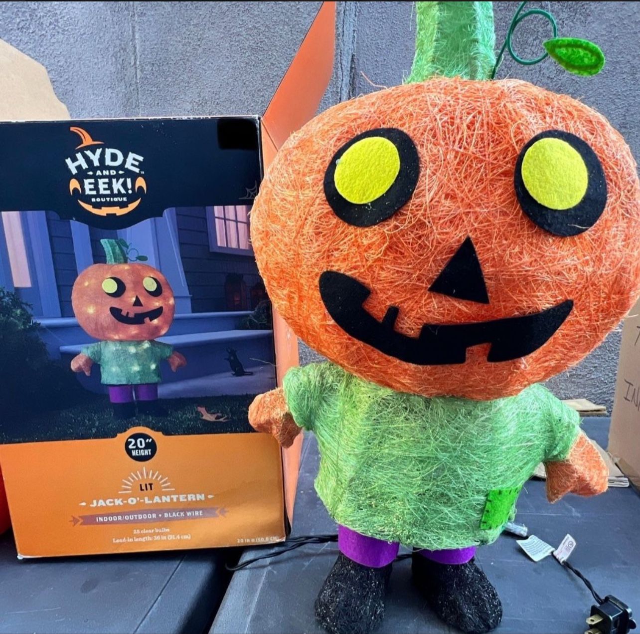 HALLOWEEN JACK-O'-LANTERN LIT DECORATION