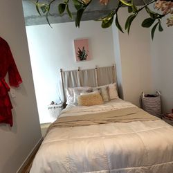 Bed with everything included