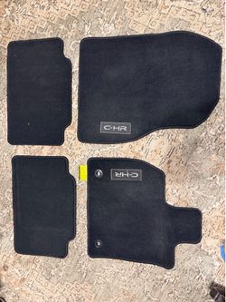 2026 Toyota C-HR OEM Carpet Floor Mats – Genuine Toyota – Like New – Complete Set