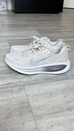 Nike Vomero 18, Size 9