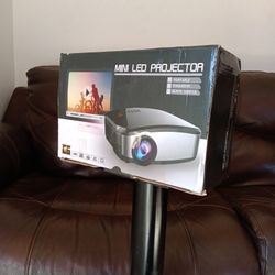 Cheerlux Mini Led Projector 