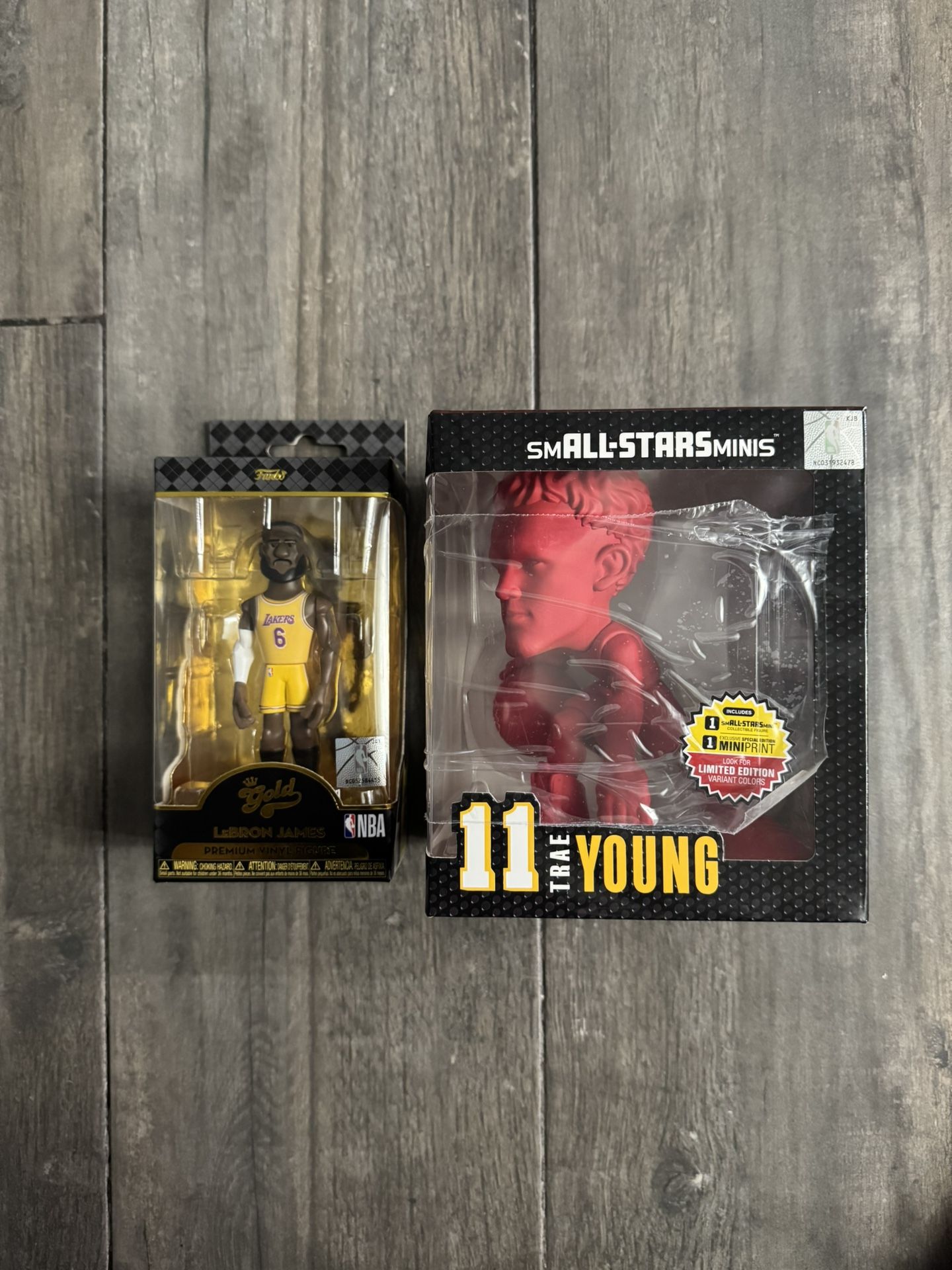 NBA Collectible Bundle LeBron James And Trae Young - $20