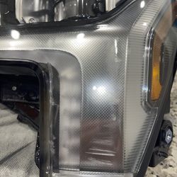 2022 Toyota Tundra LF Headlight