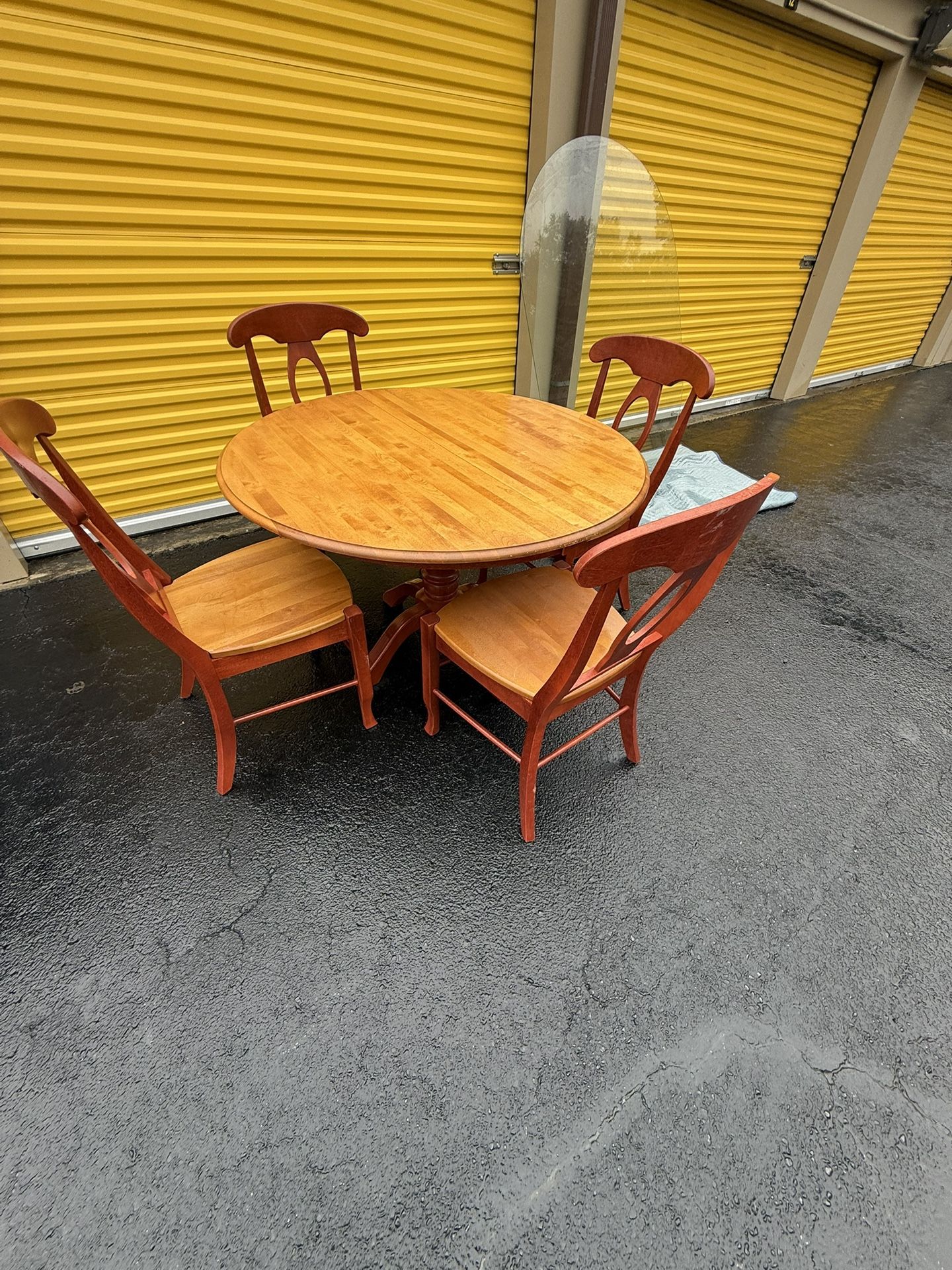 Wood Dining Room Table And Chair Set W/ Glass Topper. $500. Will Deliver For A Fee