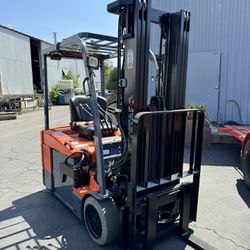 2008 TOYOTA ELECTRIC FORKLIFT