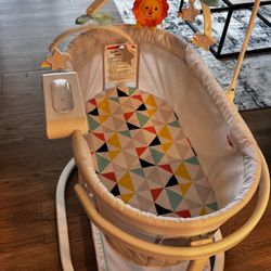 Bassinet - Fisherprice