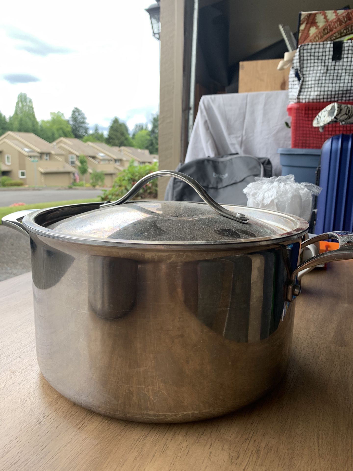 Stainless steel cooking pot and pan