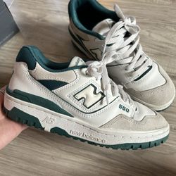 Women’s new balance 550