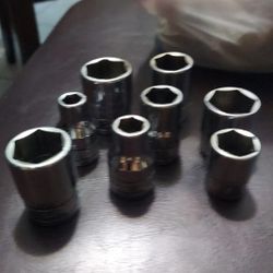 Lot 8 Snap-On Sockets, See Last Picture for Sizes