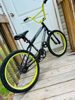 Bicis and a Helmet