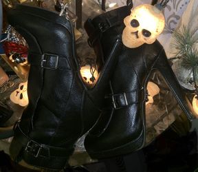 WOMENS VERA WANG BLACK BOOTS