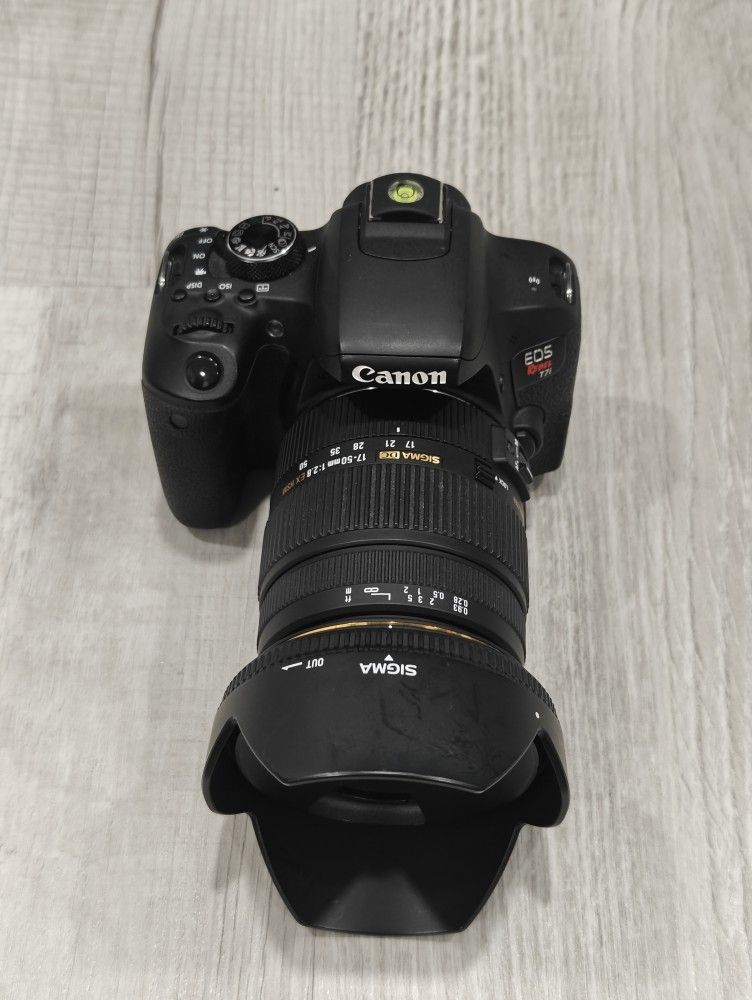 Camera Canon T7i