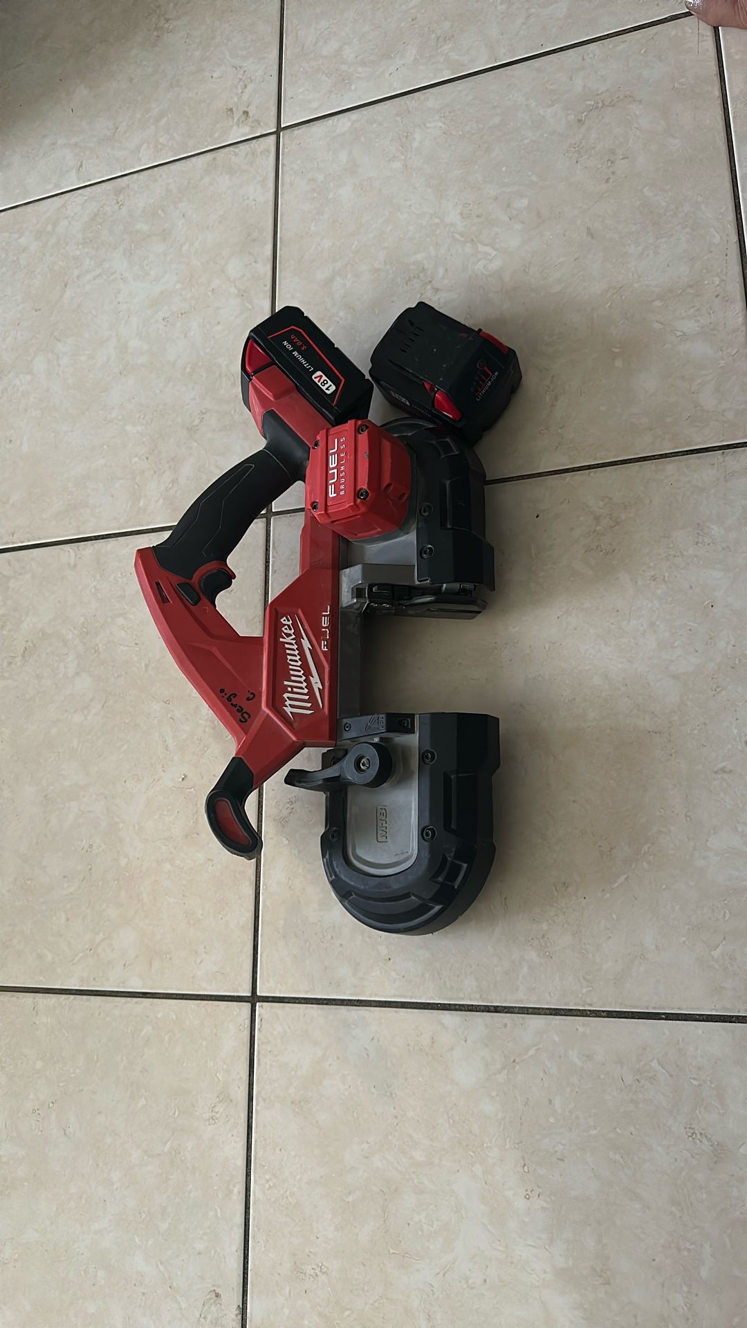 Milwaukee Cordless M18 Fuel Bandsaw Compact