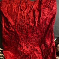 Pretty Red  Short Nightgown New $$$reduced