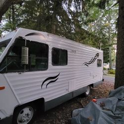 Remodeled RV (8 Cylinder Dodge M40)