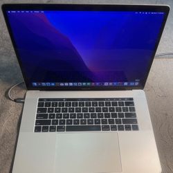 MacBook Pro 15” 2017 1tb Ssd i7 16gb Ram 