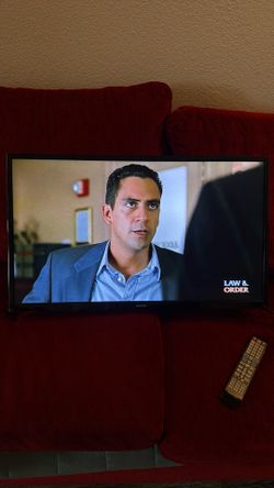 Samsung TV 32  Wi-Fi  smart TV
